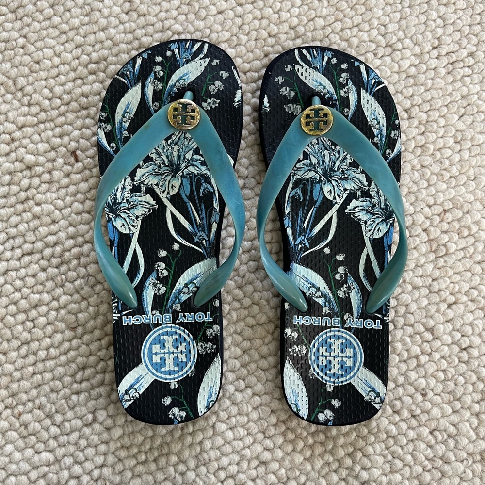 TORY BURCH blue flip flop 7